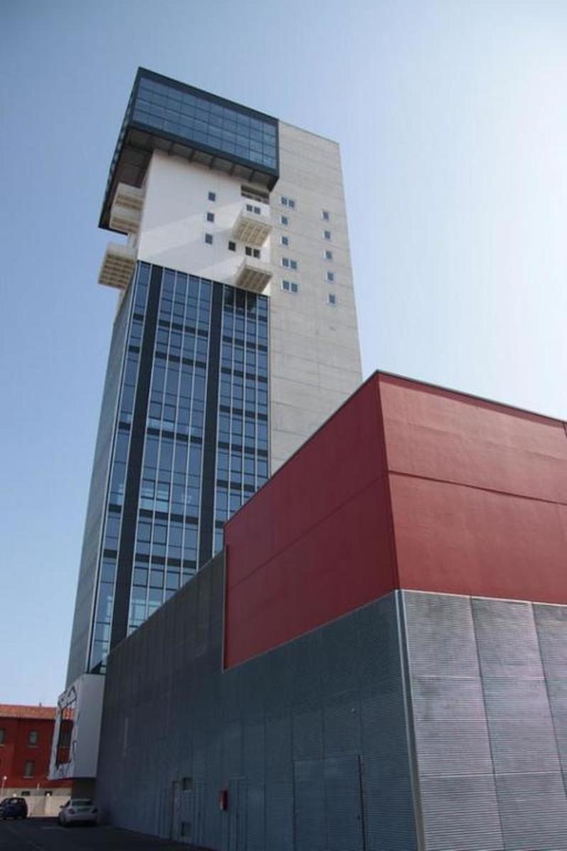 Sky Tower Suite Mestre Esterno foto
