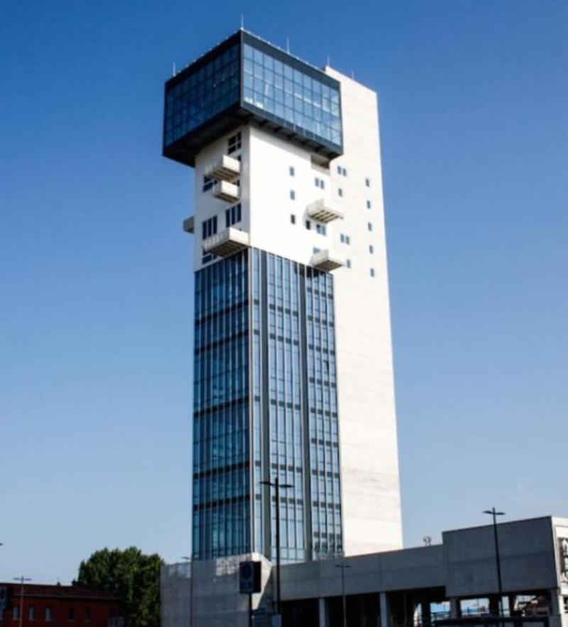 Sky Tower Suite Mestre Esterno foto